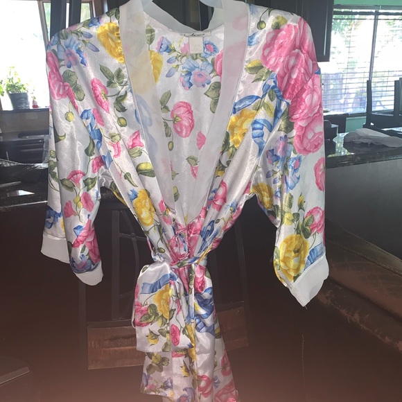 Silk gown and robe - Picture 4 of 4